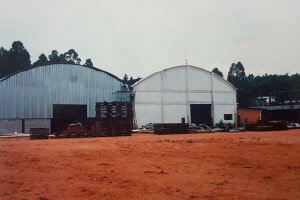 1996 - Aumento da capacidade produtiva de papelão hidráulico.